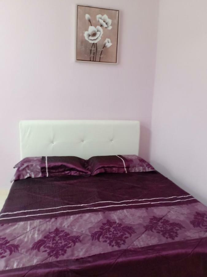 Muslim Dinaim Homestay Tanjong Malim Esterno foto