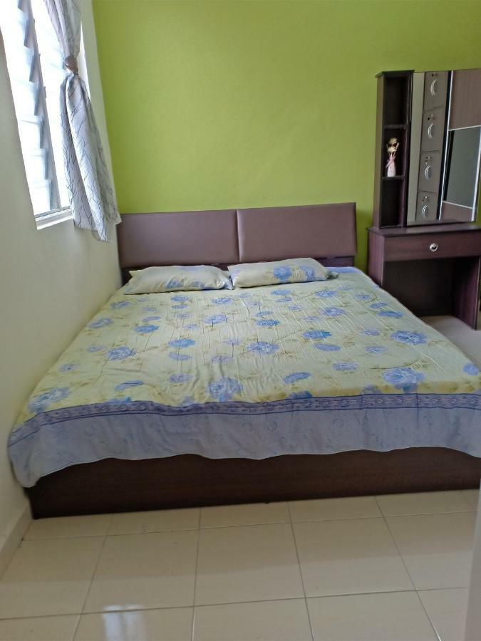 Muslim Dinaim Homestay Tanjong Malim Esterno foto