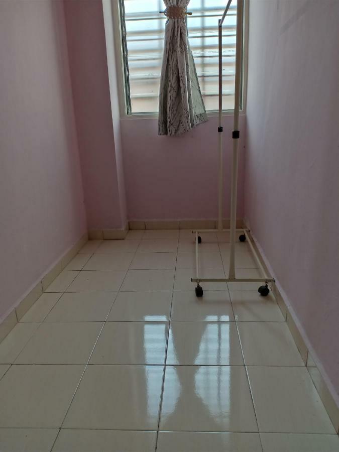 Muslim Dinaim Homestay Tanjong Malim Esterno foto